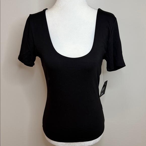 NWT Lulu's Classic Black Short Sleeve Tee size Large - Picture 8 of 11